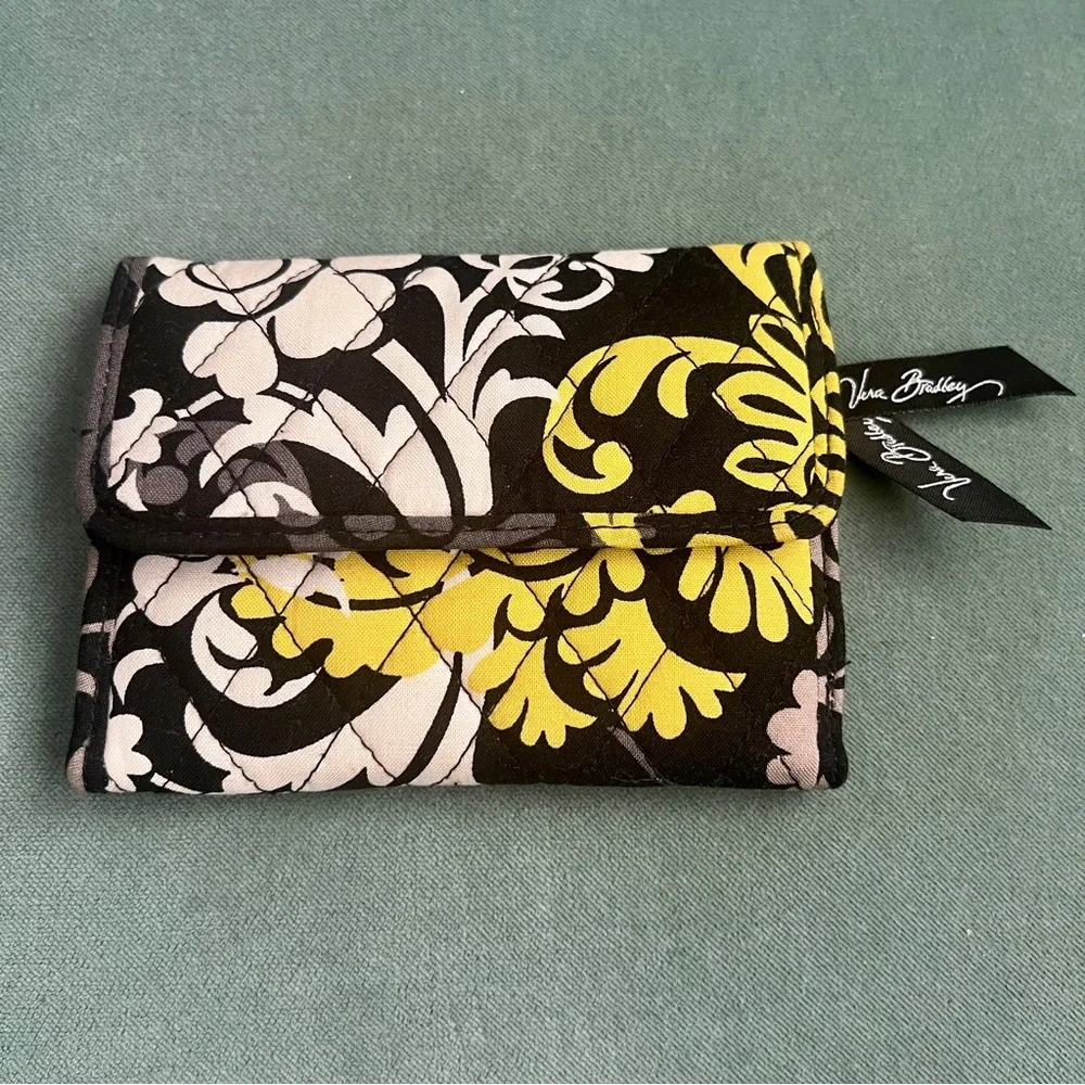 NWOT Vera Bradley Euro Wallet Black/Yellow Classic Retro Baroque Preppy Travel - Picture 1 of 7